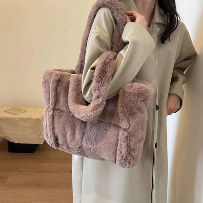 Polished Bag with an Effortless Classic Look