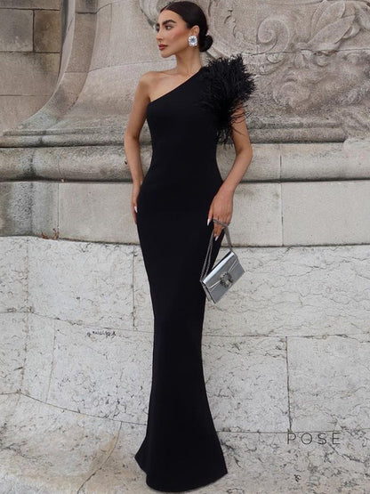 Beautifully Finished Garment in a Timeless Design