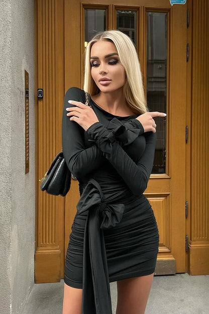 Effortlessly Elegant Dress with a Timeless Design