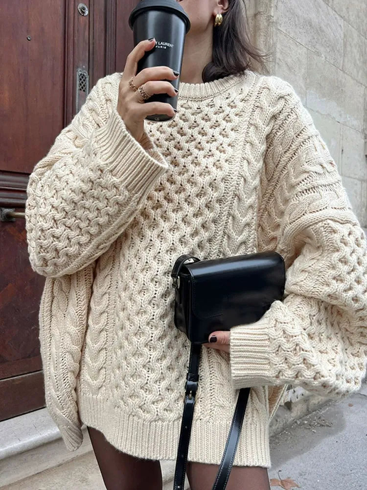 Effortlessly Elegant Sweater with a Timeless Design