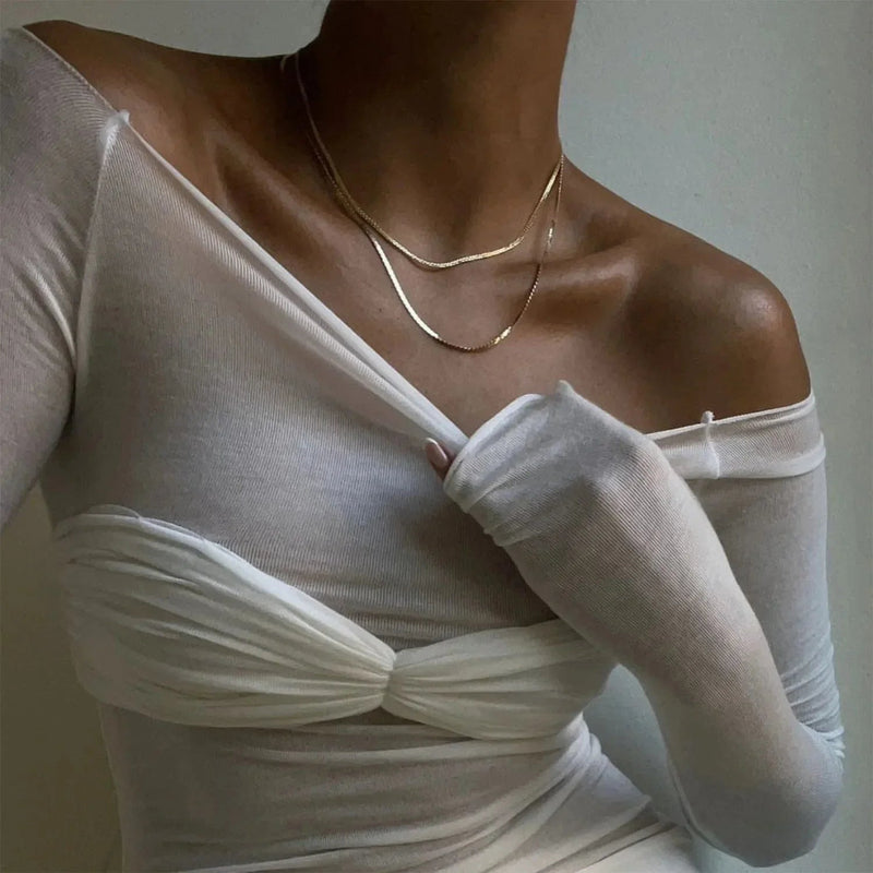 Well Tailored Top with a Graceful Silhouette