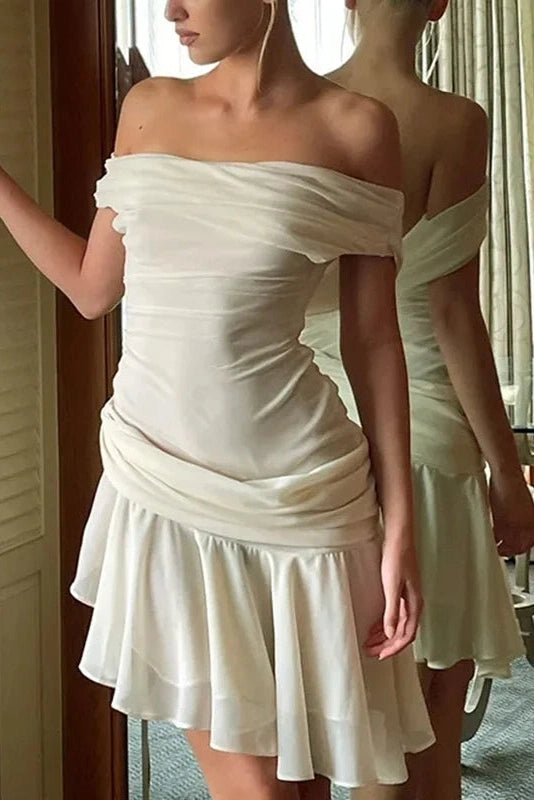 Well Tailored Dress with a Graceful Silhouette