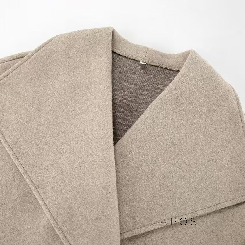 Elegantly Styled Jacket for Everyday Wear