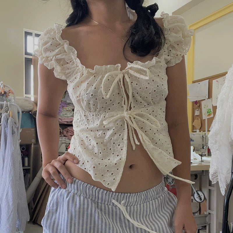 Sophisticated Blouse with a Clean Classic Look