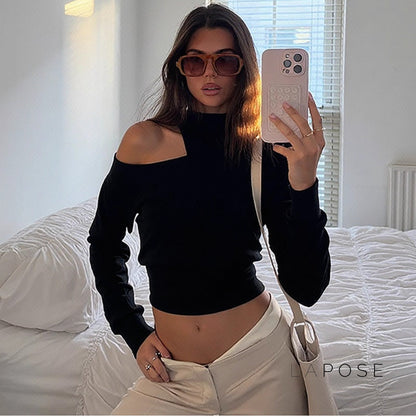 Effortlessly Elegant Top with a Timeless Design