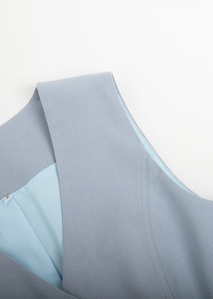 Effortlessly Elegant Garment with a Timeless Design