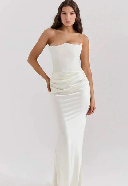 Beautifully Crafted Dress in a Classic Style