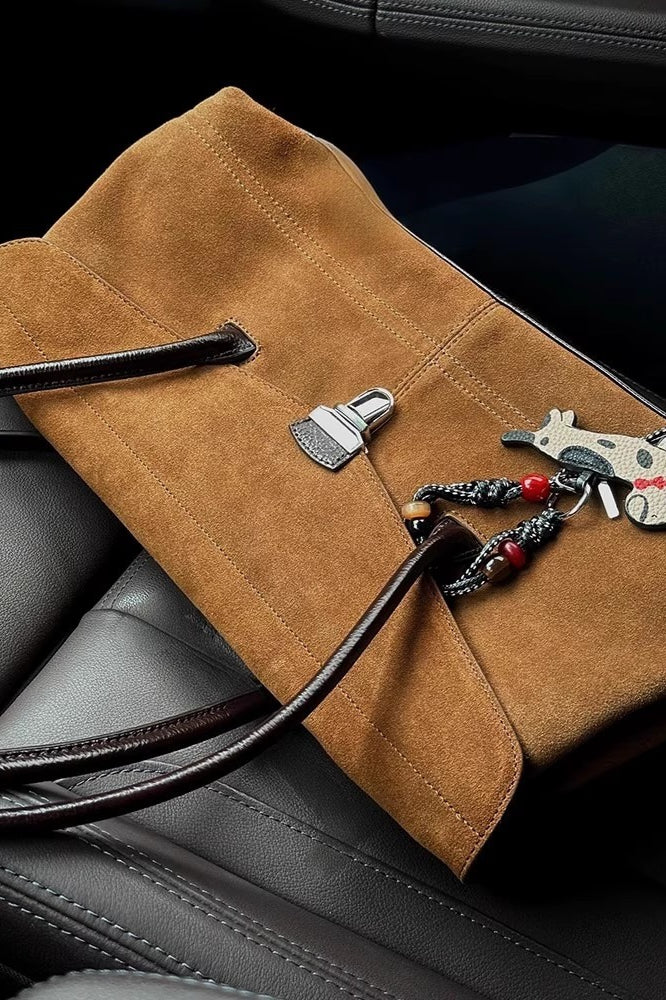 Beautifully Crafted Bag in a Classic Style