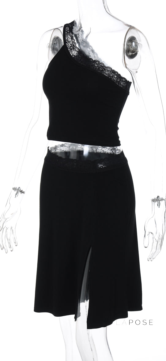 Sophisticated Garment with a Clean Classic Look