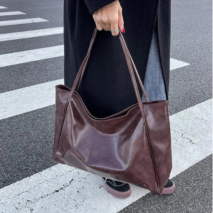 Classic Vintage Bag with a Flattering Fit