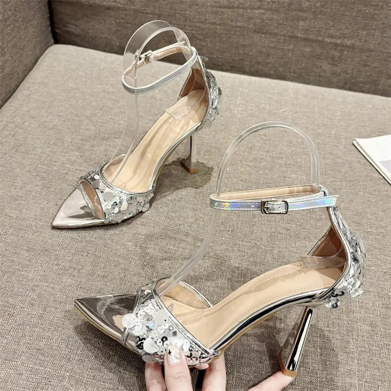 Effortlessly Elegant Heels with a Timeless Design