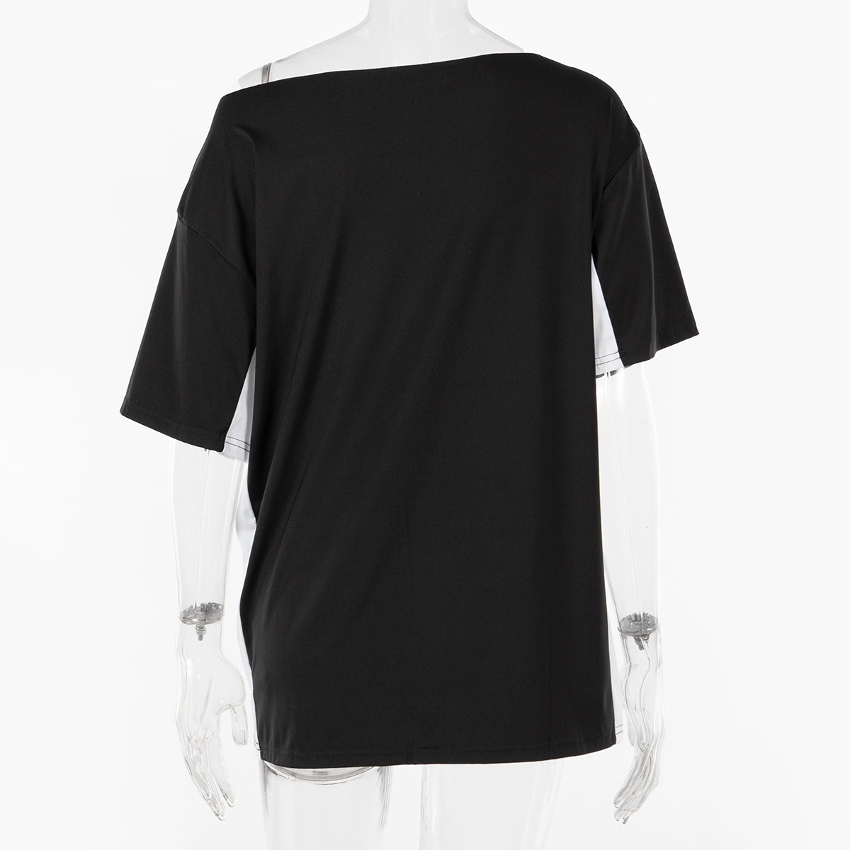 Effortlessly Elegant T-Shirt with a Timeless Design