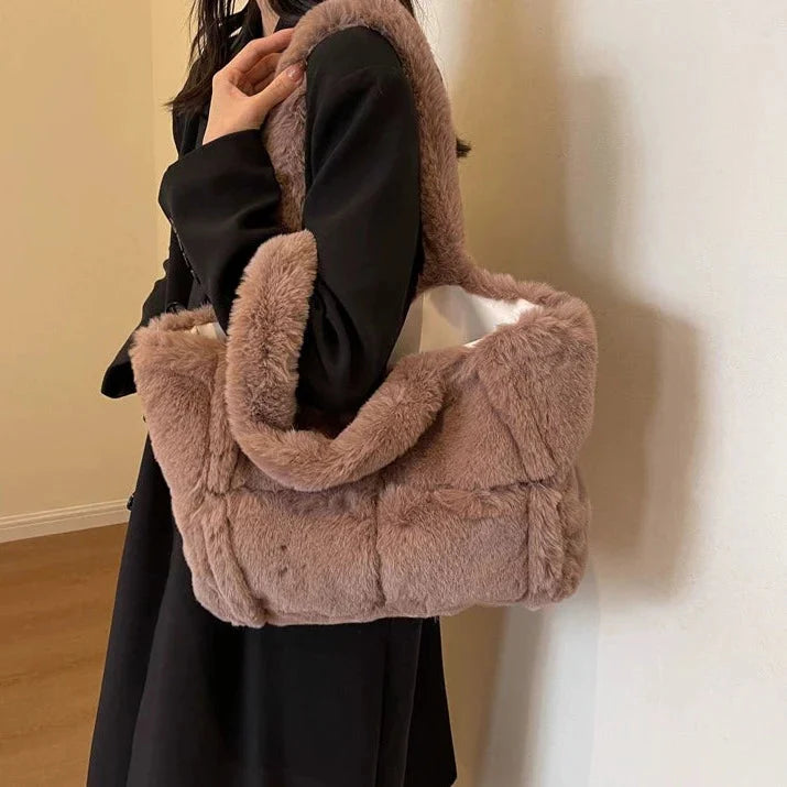 Polished Bag with an Effortless Classic Look