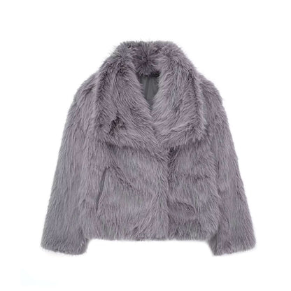 Beautifully Finished Coat in a Timeless Design