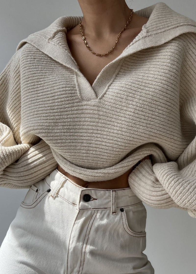 Well Tailored Sweater with a Graceful Silhouette