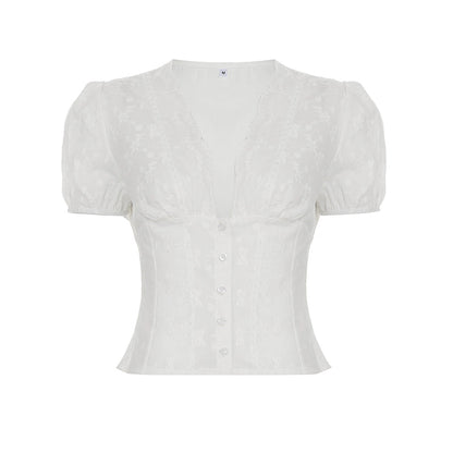 Effortlessly Elegant Blouse with a Timeless Design