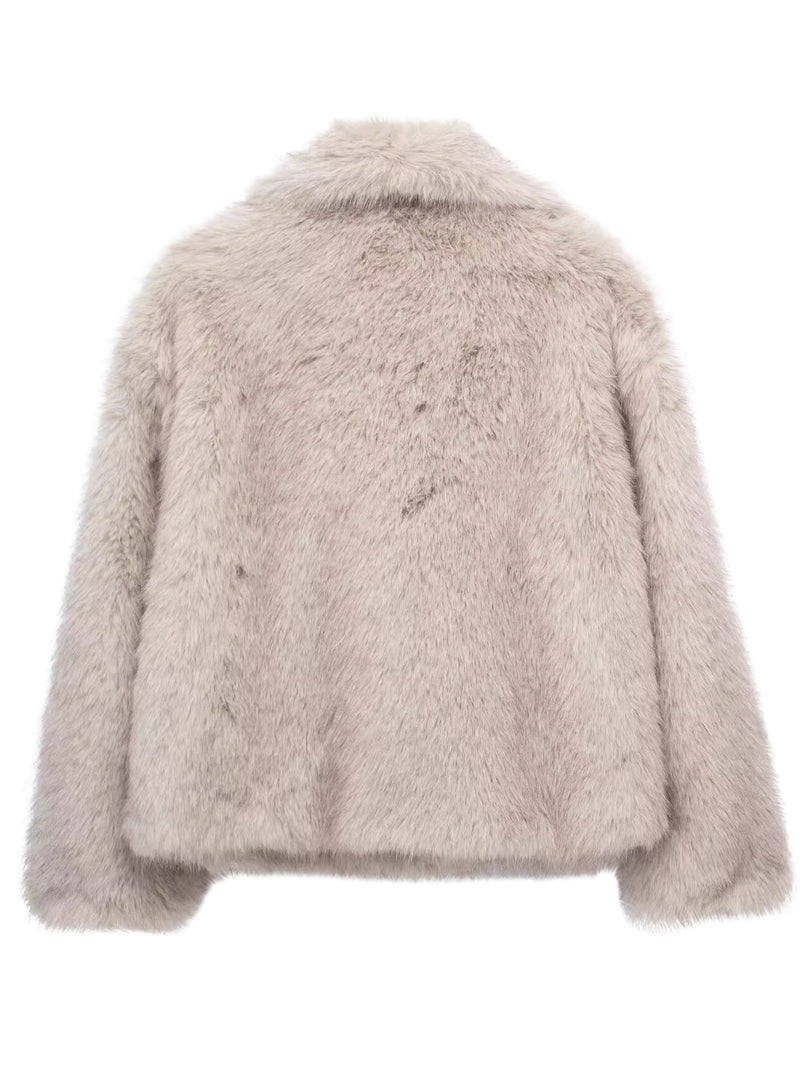 Beautifully Finished Coat in a Timeless Design