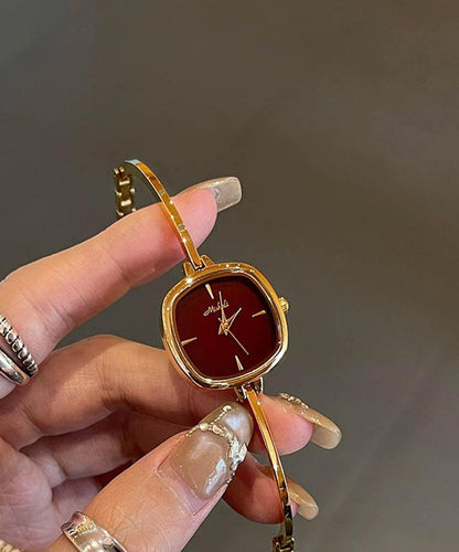 Style Red Alloy Quartz Movement Chain Watches