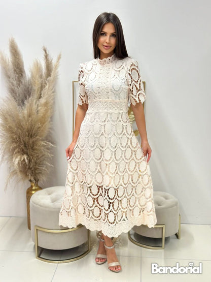 Well Tailored Dress with a Graceful Silhouette