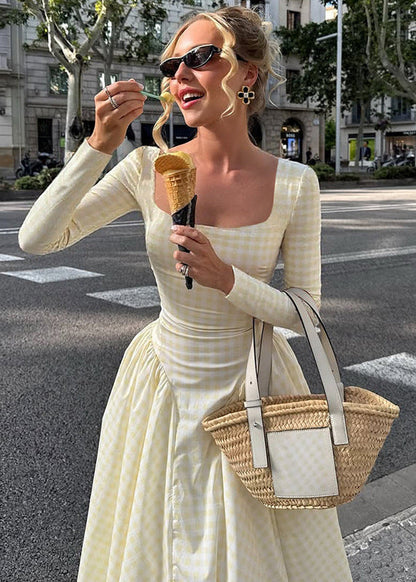 Effortlessly Elegant Dress with a Timeless Design