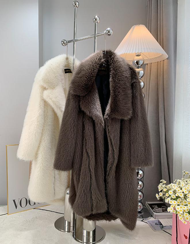 Classic Vintage Coat with a Flattering Fit