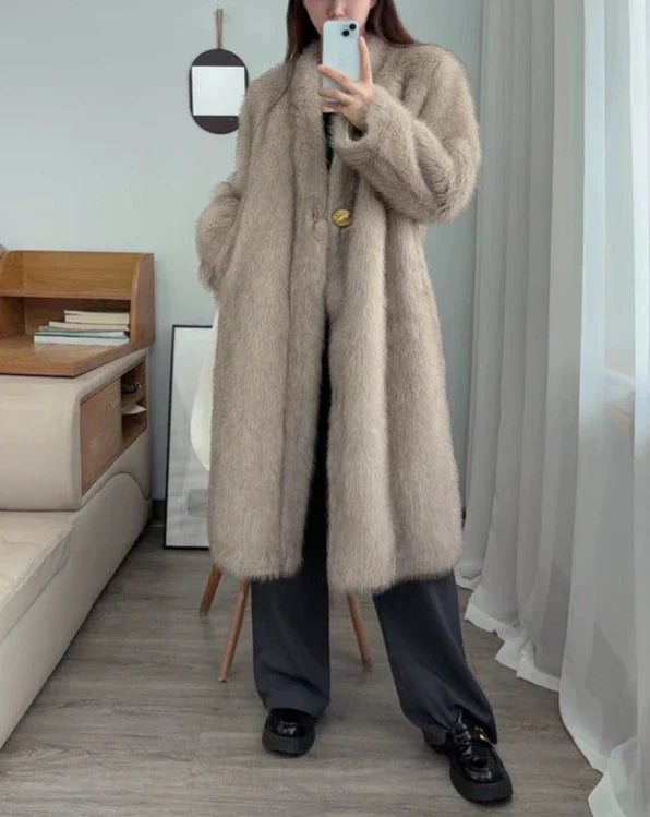 Classic Vintage & Enduringly Stylish Coat