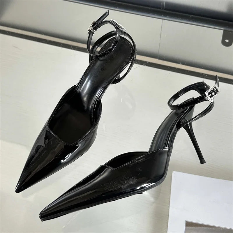 Beautifully Finished Heels in a Timeless Design