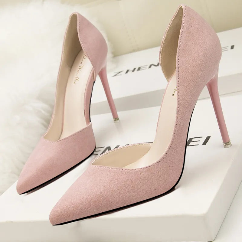 Polished Heels with an Effortless Classic Look
