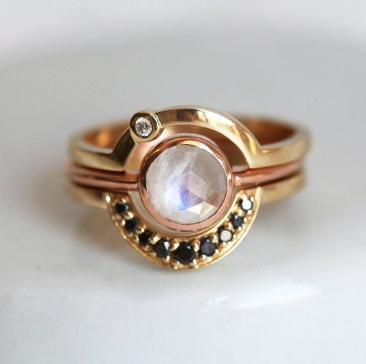 White & Black Inlaid Crystals Gold Ring