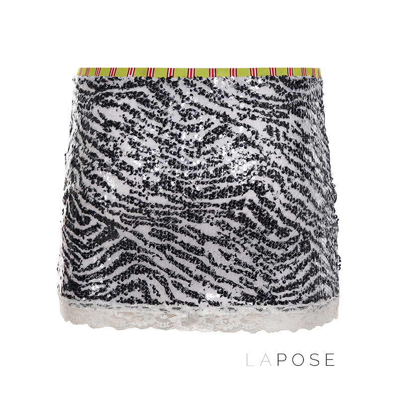 Effortlessly Elegant Garment with a Timeless Design