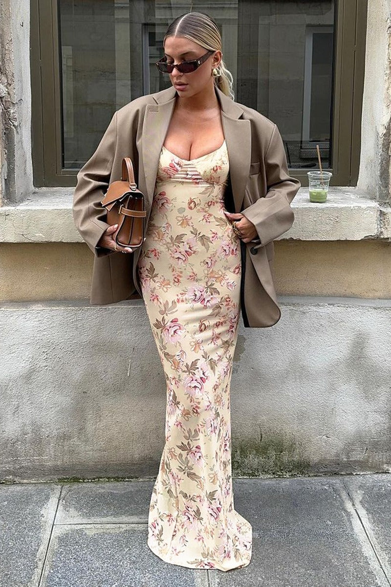 Well Tailored Dress with a Graceful Silhouette