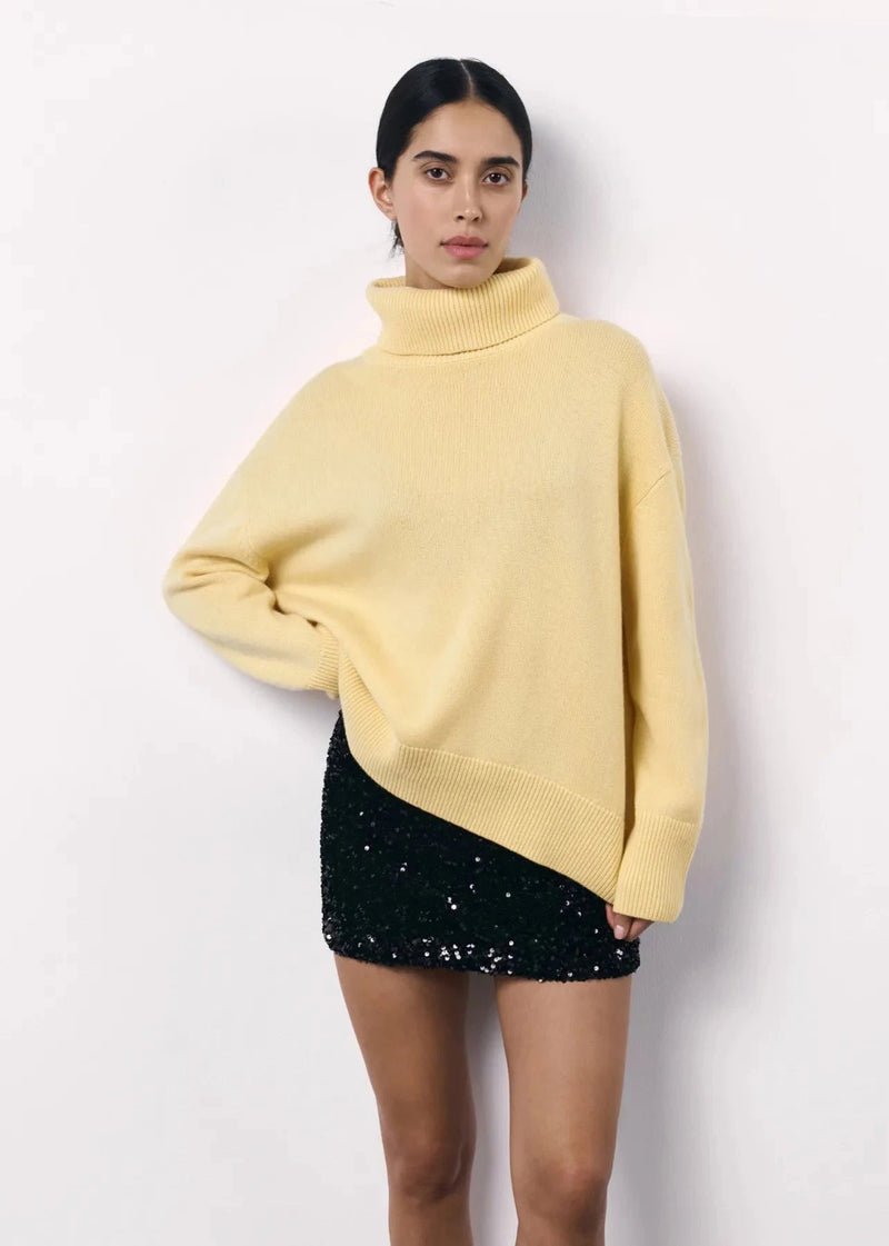 Beautifully Crafted Sweater in a Classic Style