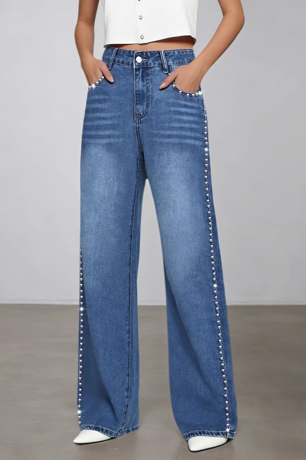 Gracefully Styled Garment for Any Occasion