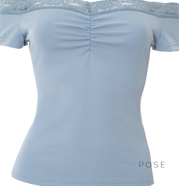 Beautifully Finished Top in a Timeless Design
