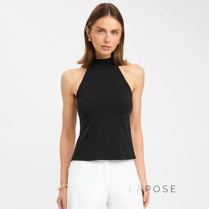 Well Tailored Top with a Graceful Silhouette