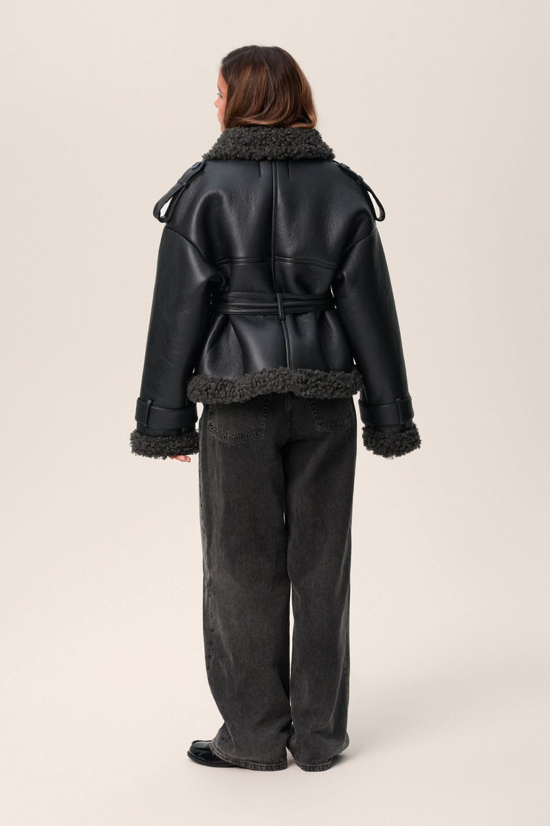 Polished Coat with an Effortless Classic Look
