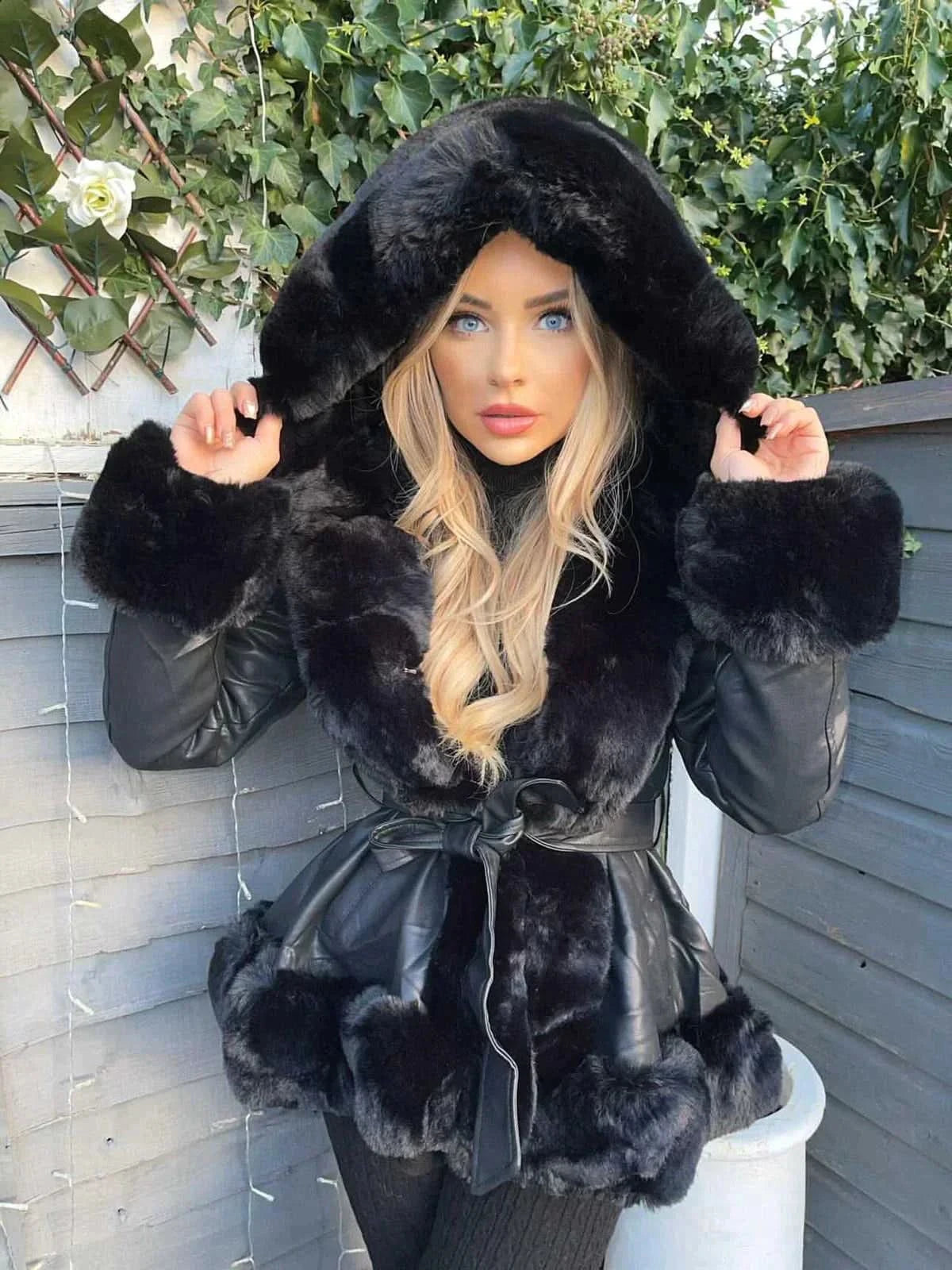 Beautifully Finished Coat in a Timeless Design