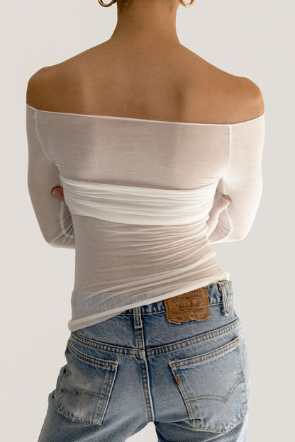 Well Tailored Top with a Graceful Silhouette