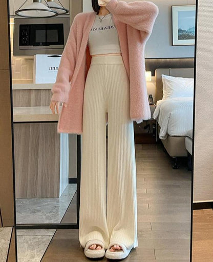 Classic Vintage Pants with a Flattering Fit