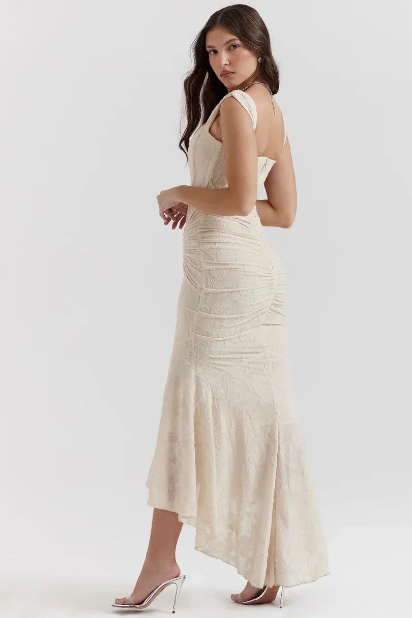Effortlessly Elegant Dress with a Timeless Design