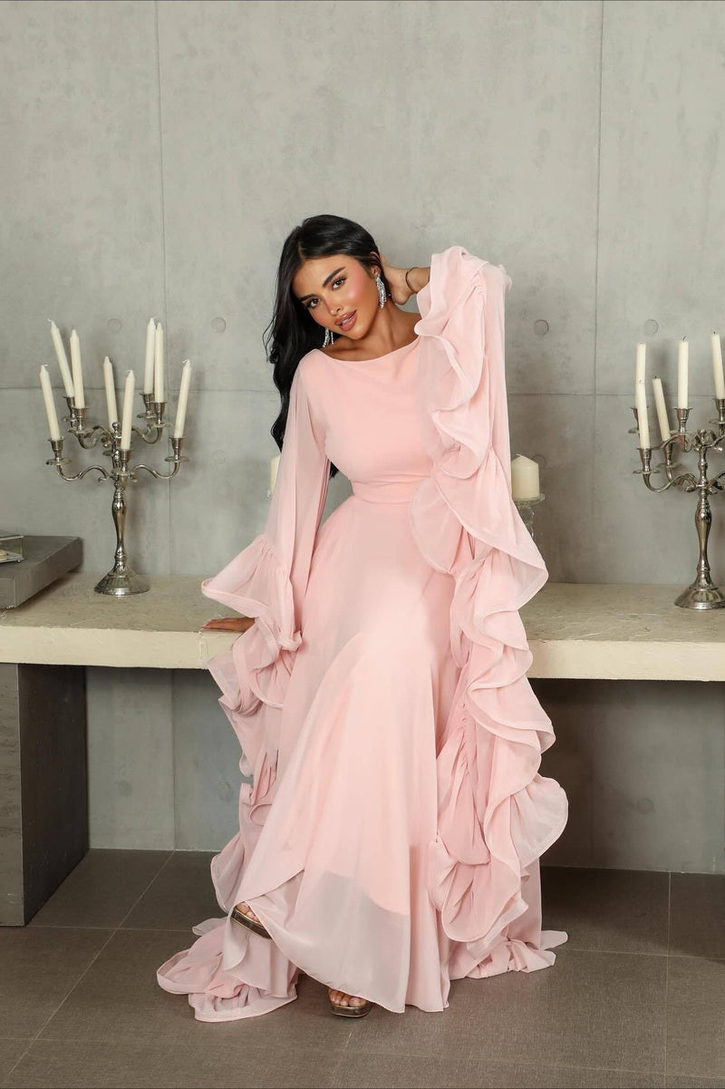 Beautifully Finished Dress in a Timeless Design
