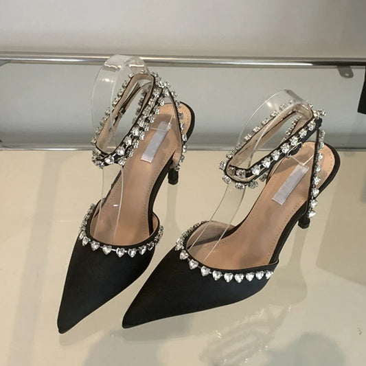 Classic Vintage Heels with a Flattering Fit