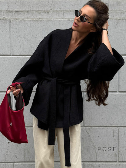 Effortlessly Elegant Jacket with a Timeless Design