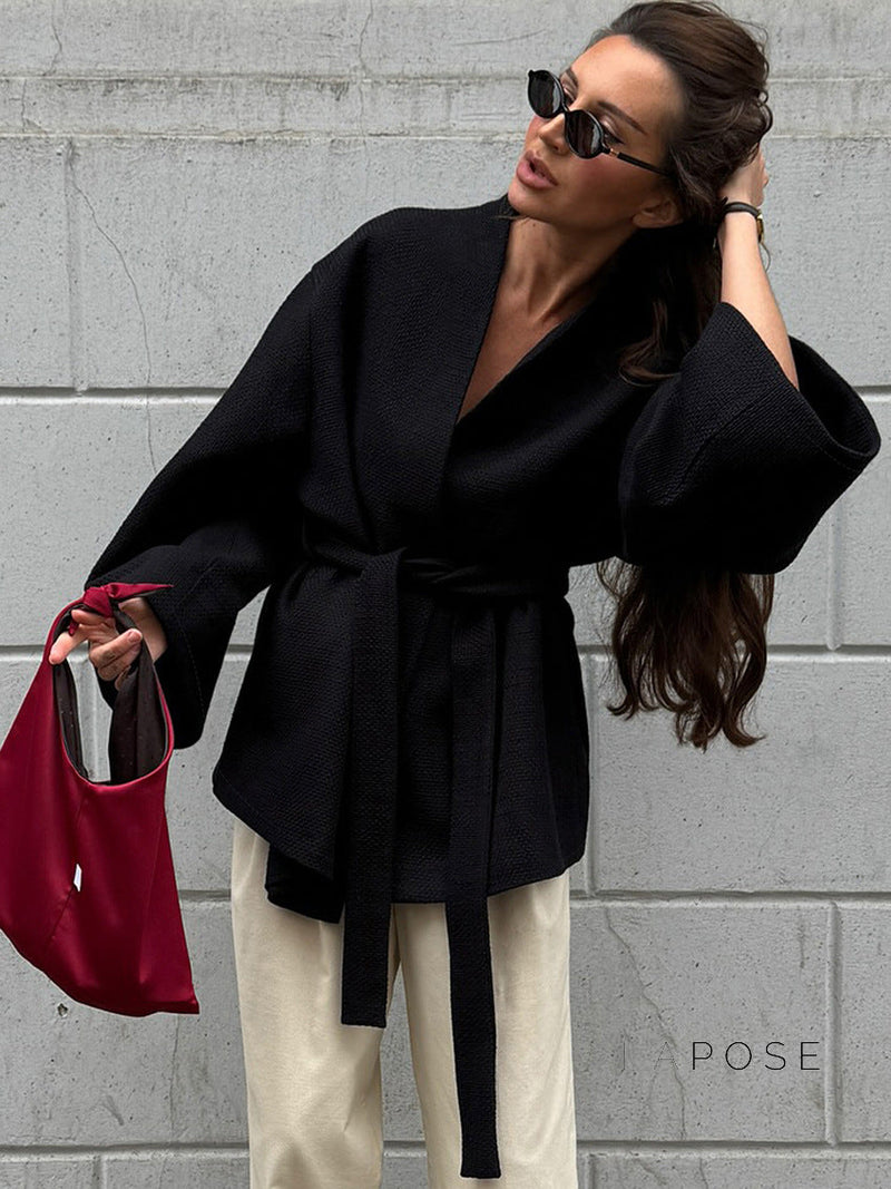 Effortlessly Elegant Jacket with a Timeless Design