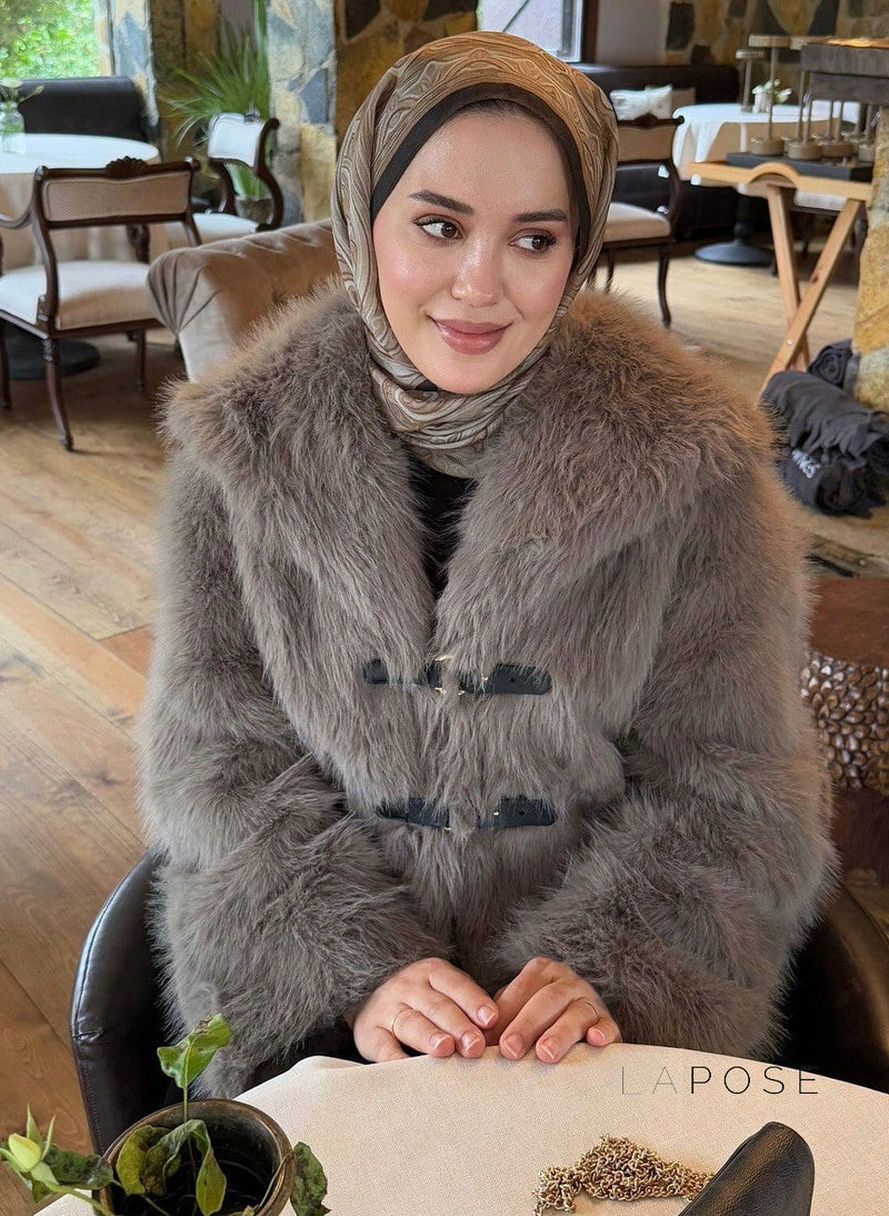 Elegantly Styled Coat for Everyday Wear