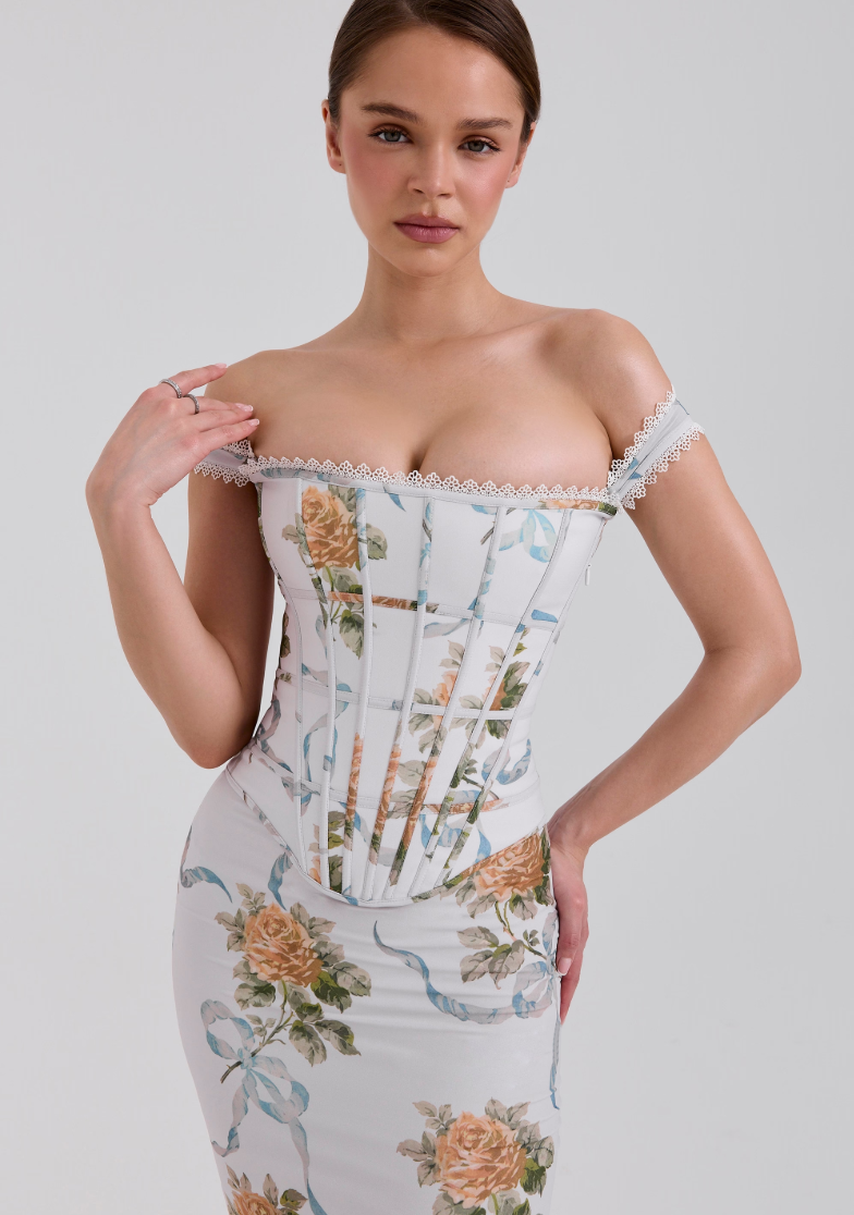 Gracefully Styled Dress for Any Occasion