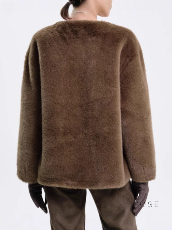 Gracefully Styled Coat for Any Occasion
