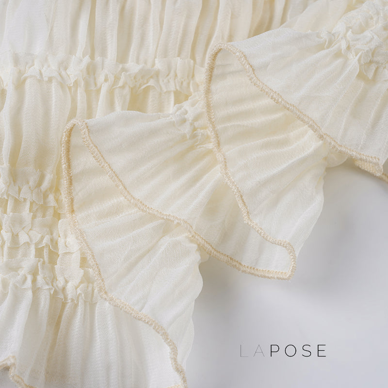 Well Tailored Top with a Graceful Silhouette