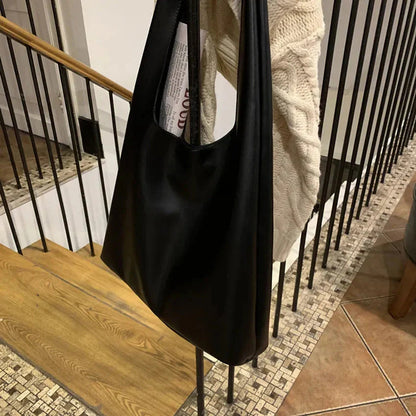 Beautifully Crafted Bag in a Classic Style