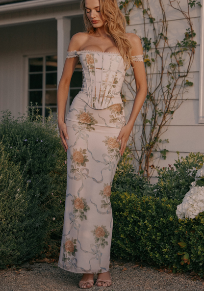 Gracefully Styled Dress for Any Occasion